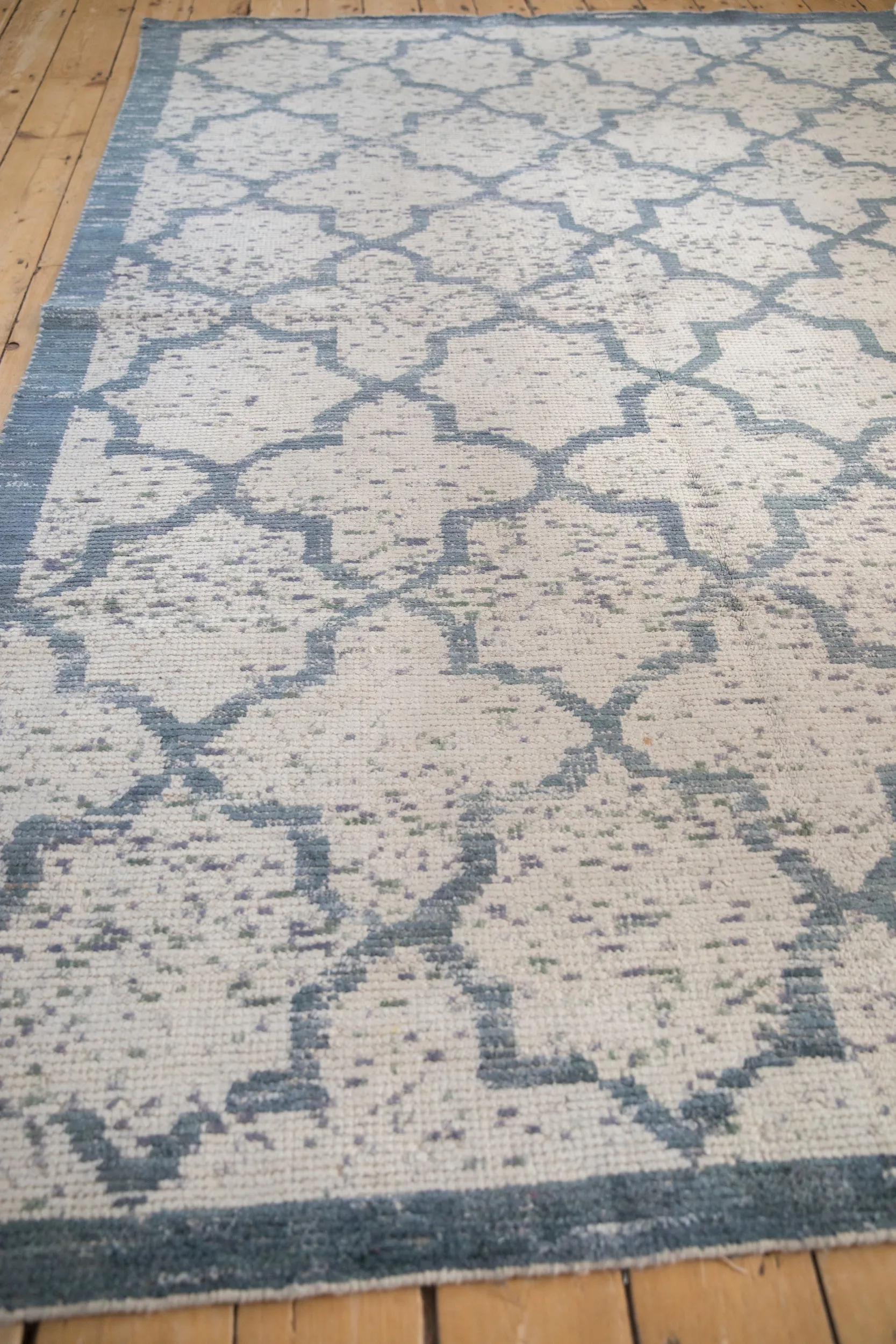 6x9 Distressed Indian Moroccan Design Carpet