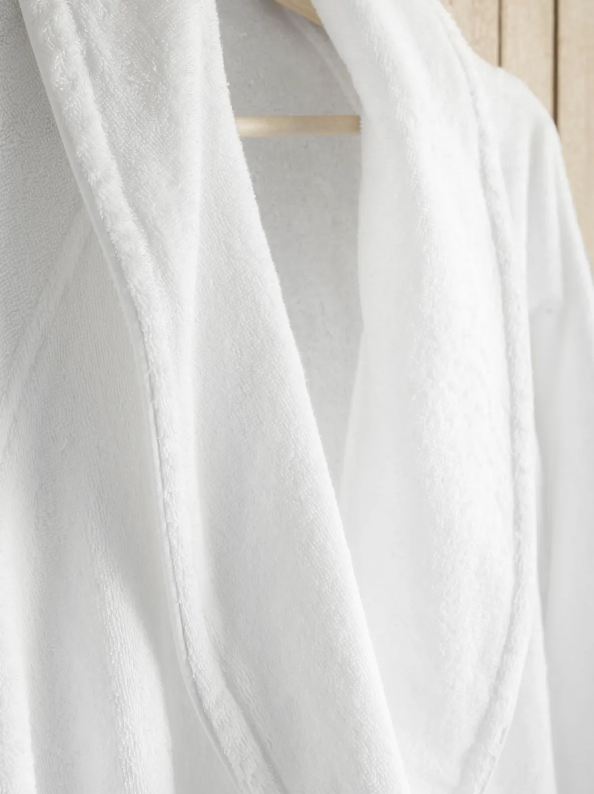 ess-cale bath robe