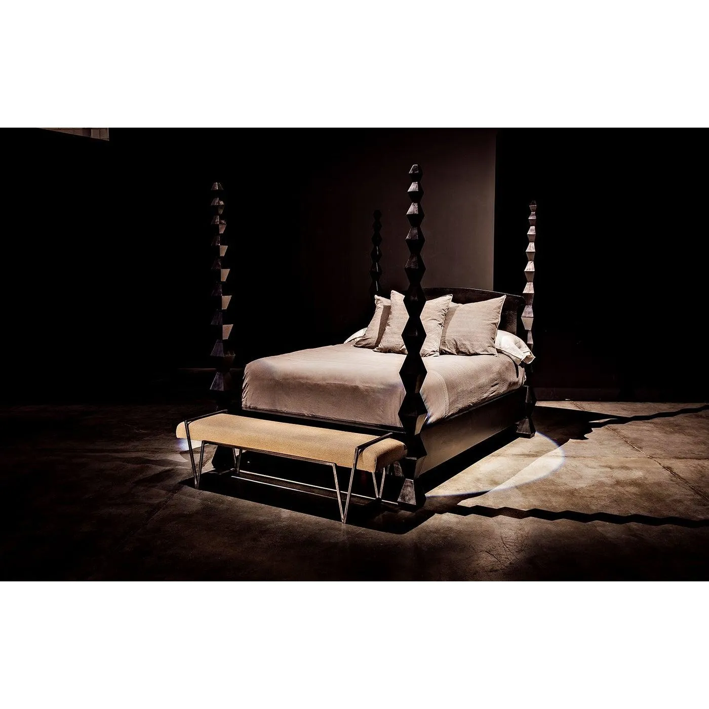 Larkin Bench, Steel with Linen