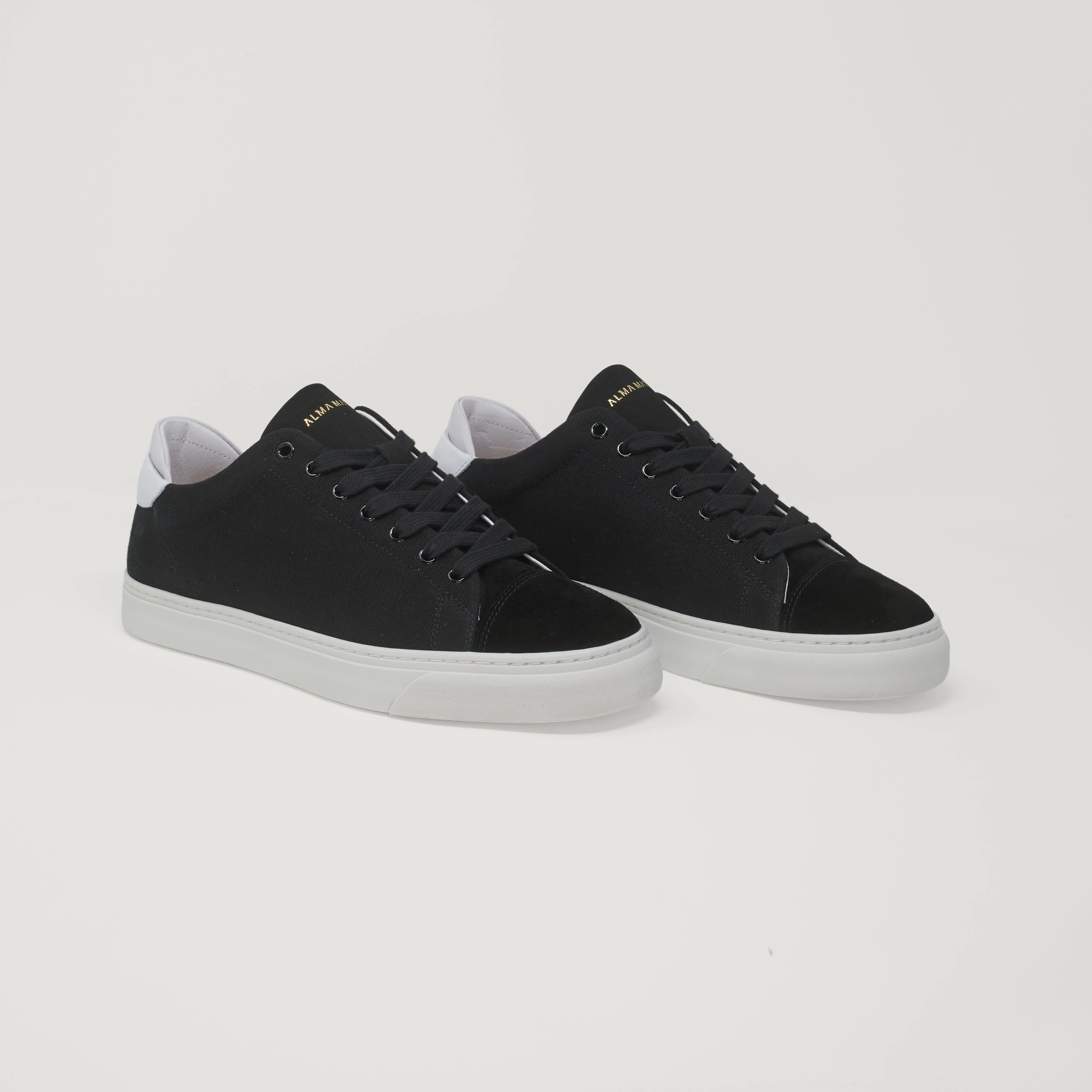 OMNI Canvas Black