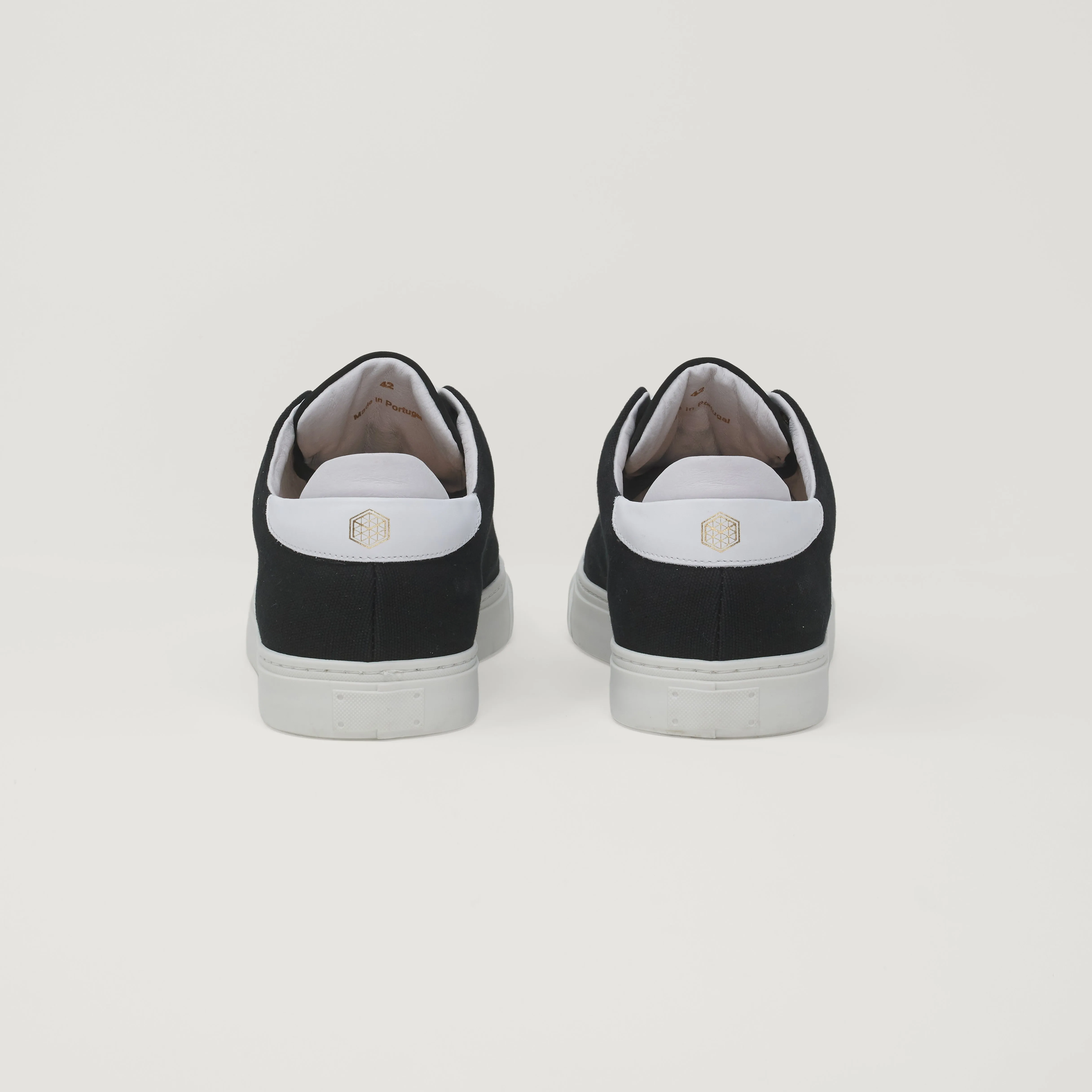 OMNI Canvas Black