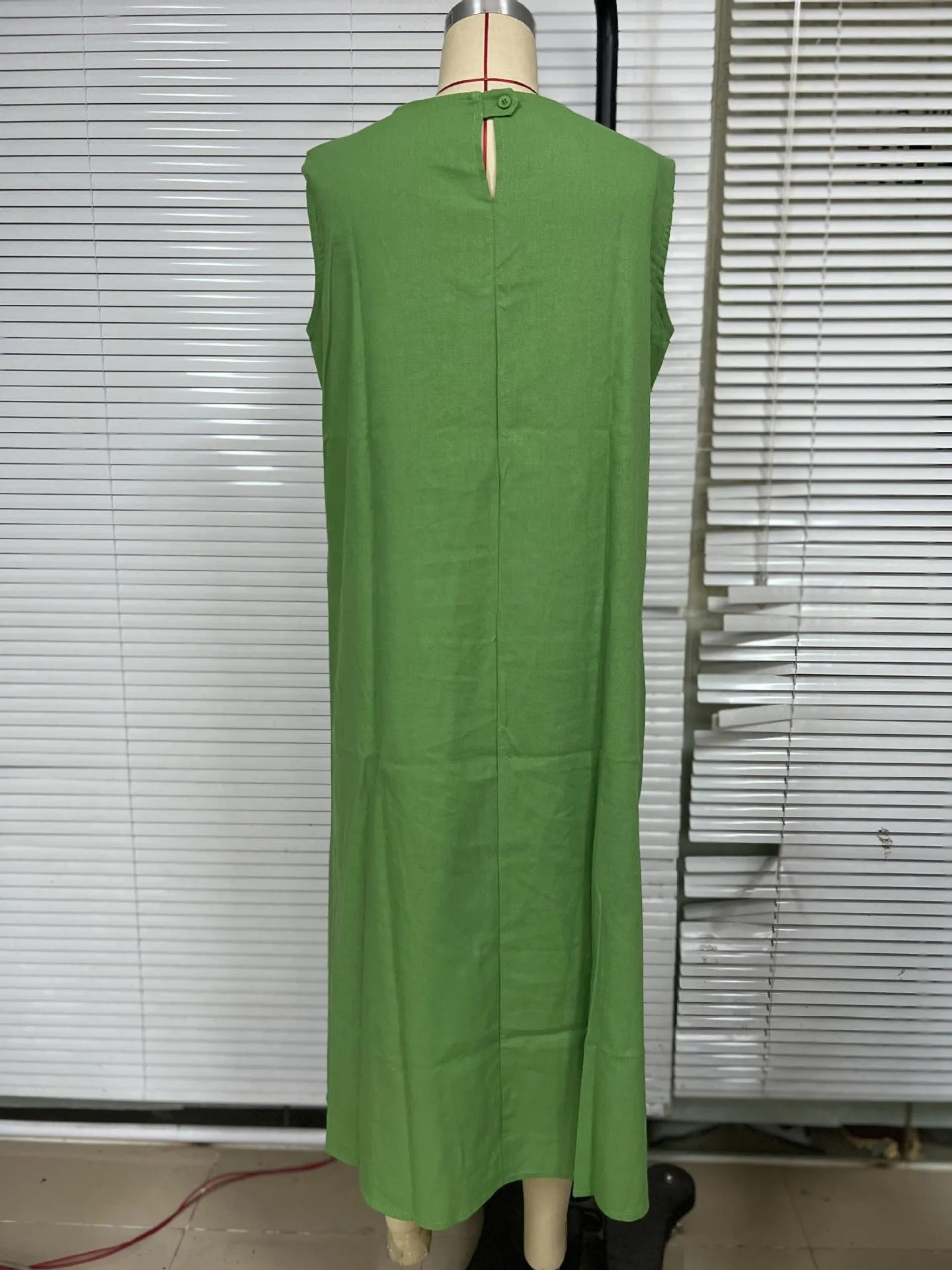 Simple Loose Sleeveless Long Dress