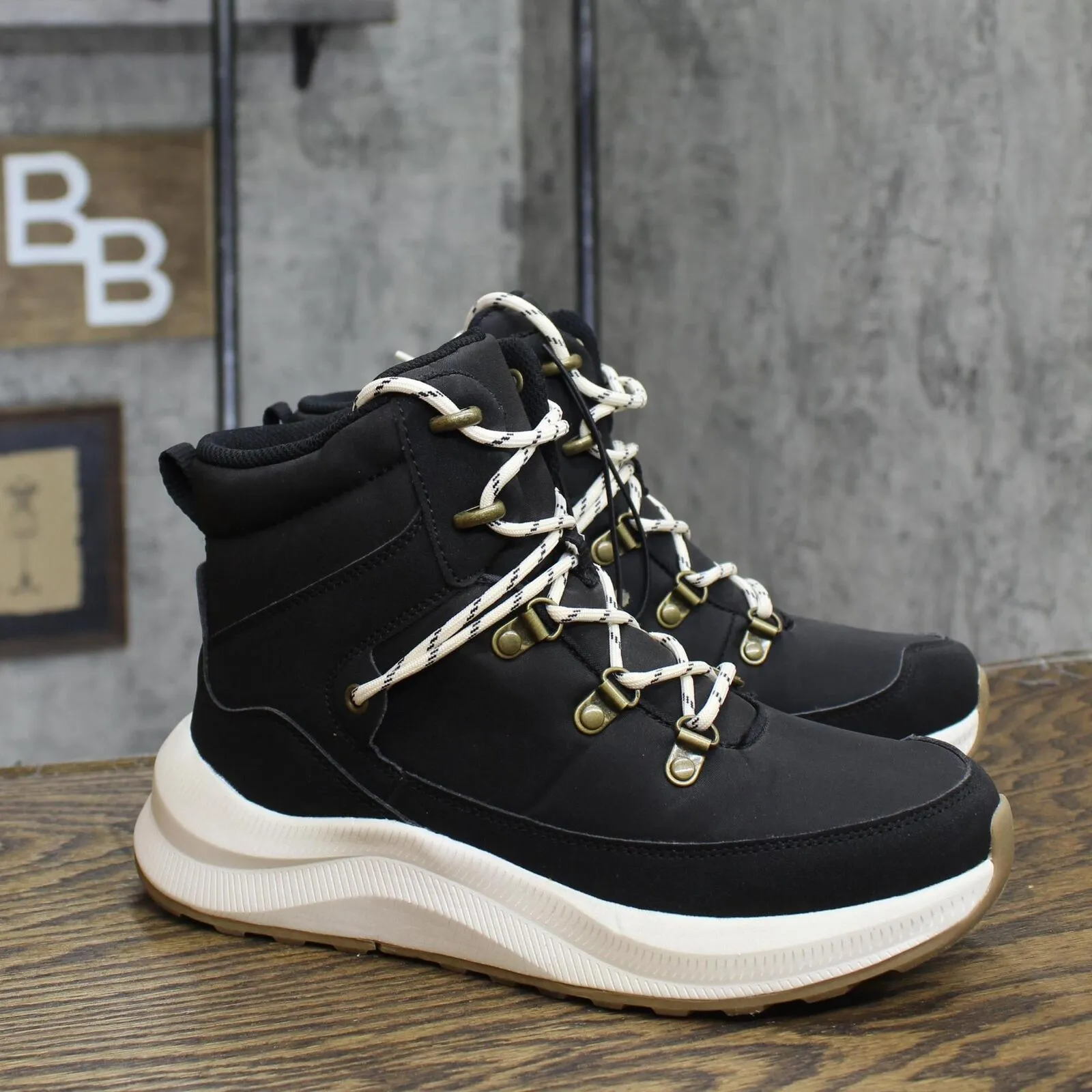 Universal Thread Women's Norah Winter Hiker Boots 88236107 Black 6.5M