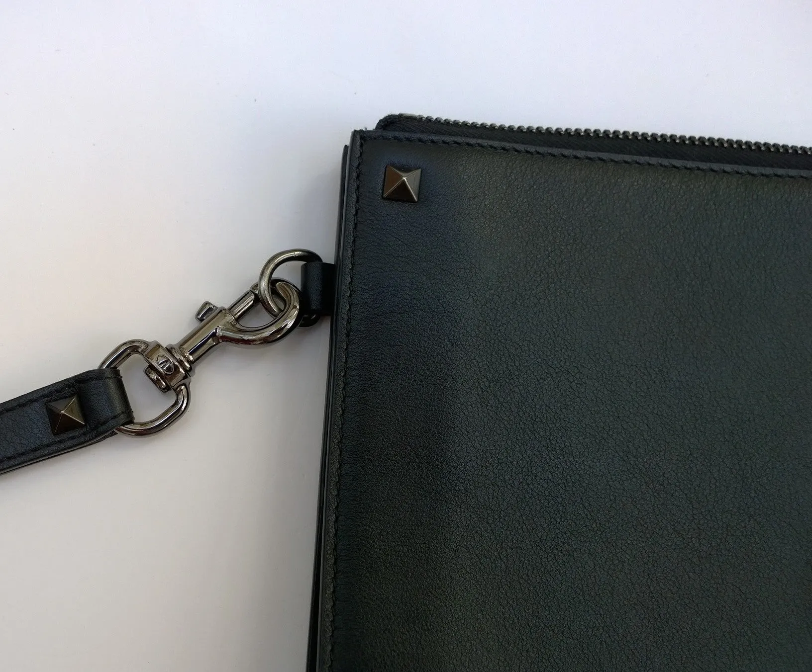 Valentino Garavani Men's Rockstud Black Leather Clutch Bag Wrist Strap New with Dustbag